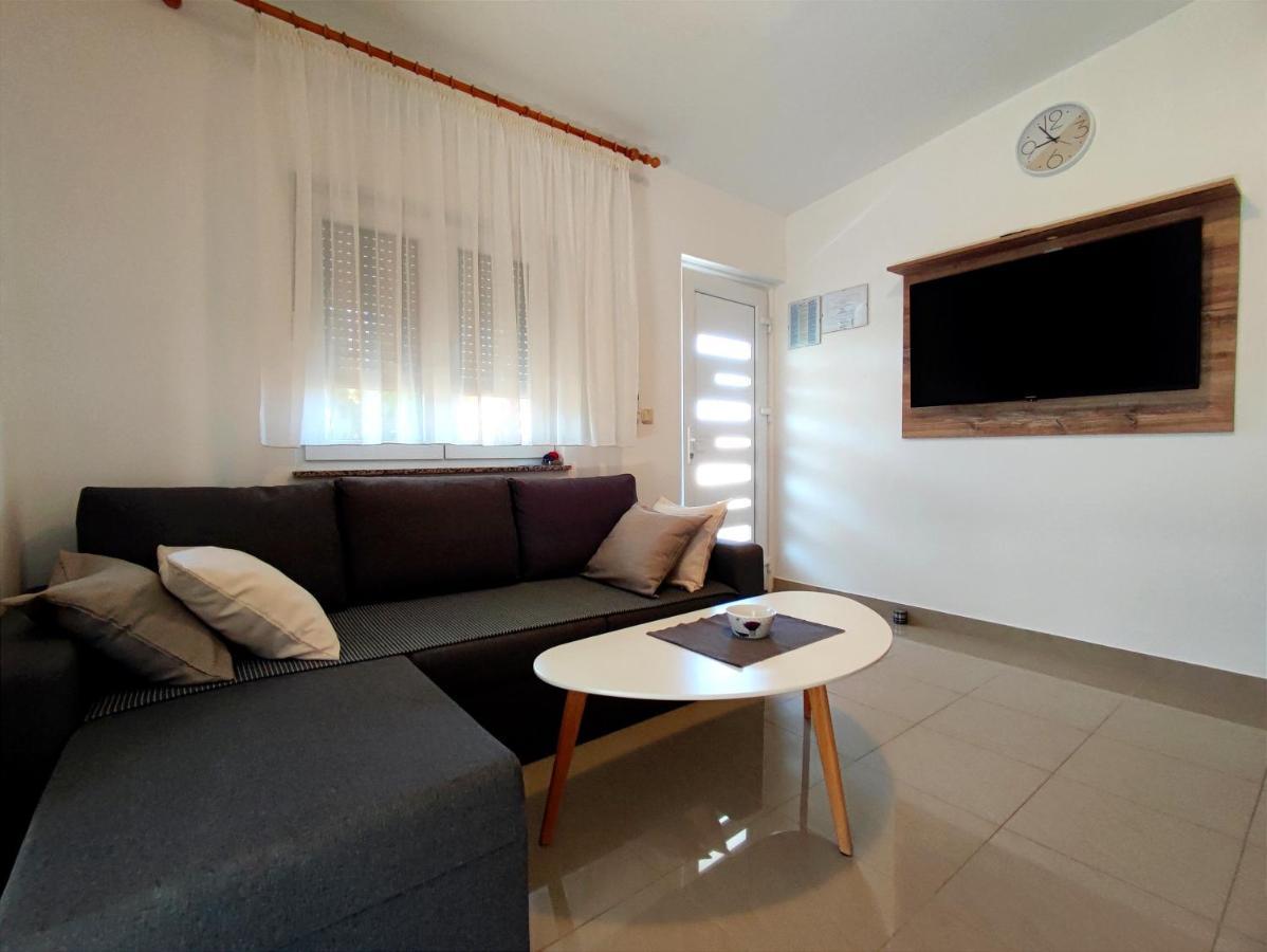 Apartments Jolic Vir Exterior foto